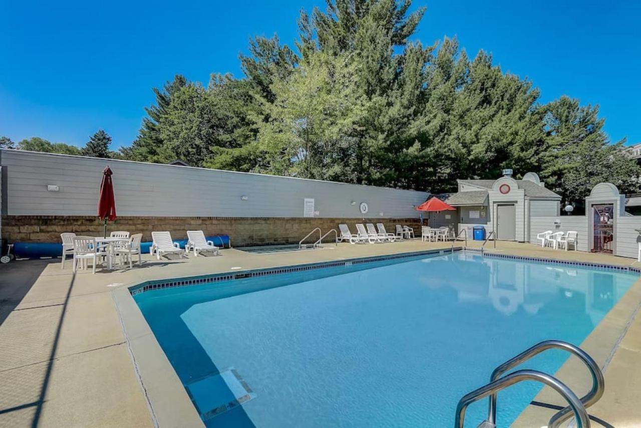 Brown Family Condo For Families Golf Trips And Girls Getaways Wisconsin Dells Exterior photo