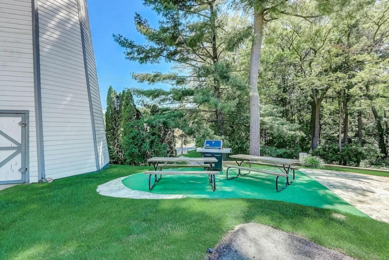 Brown Family Condo For Families Golf Trips And Girls Getaways Wisconsin Dells Exterior photo