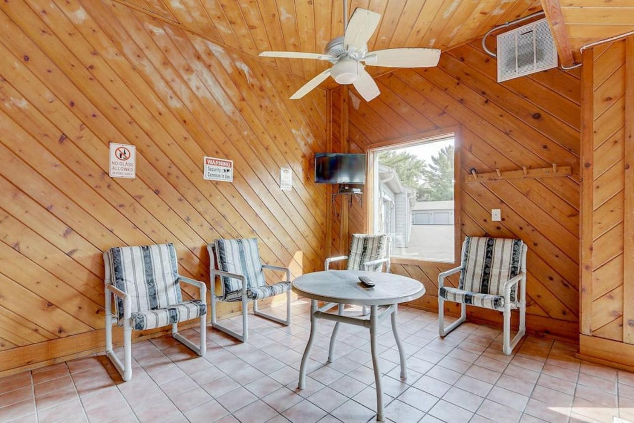 Brown Family Condo For Families Golf Trips And Girls Getaways Wisconsin Dells Exterior photo