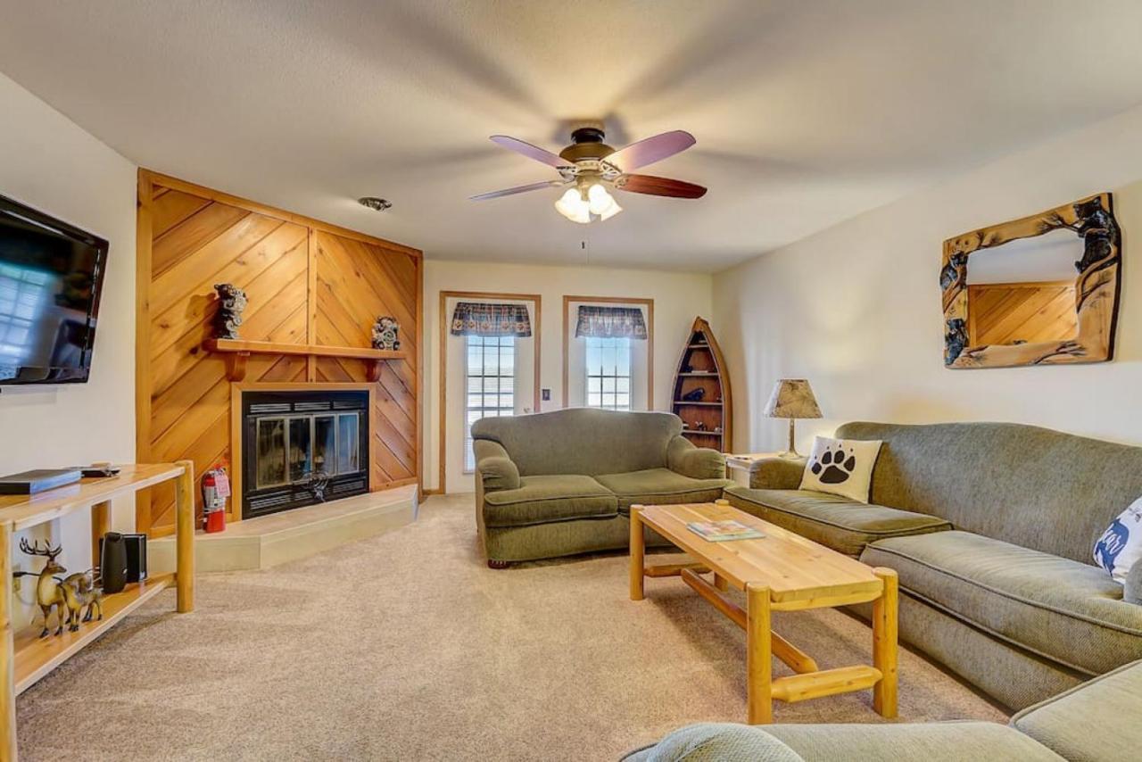 Brown Family Condo For Families Golf Trips And Girls Getaways Wisconsin Dells Exterior photo