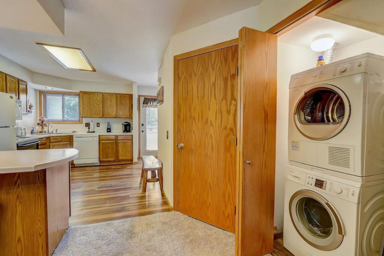 Brown Family Condo For Families Golf Trips And Girls Getaways Wisconsin Dells Exterior photo
